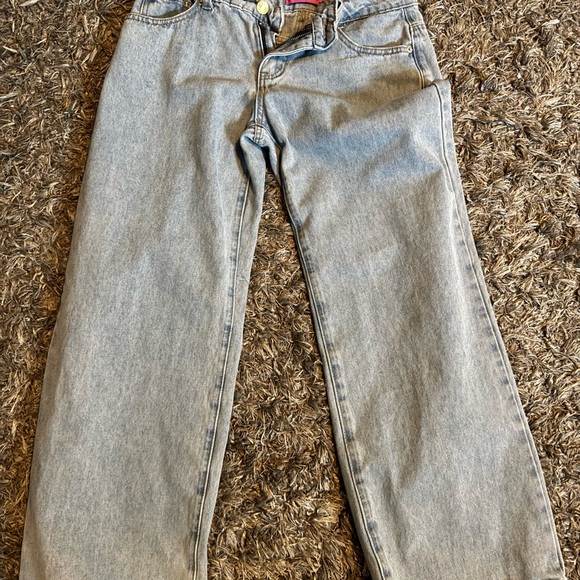 Edikted Petite Raelynn Washed Low Rise Jeans - Picture 2 of 4
